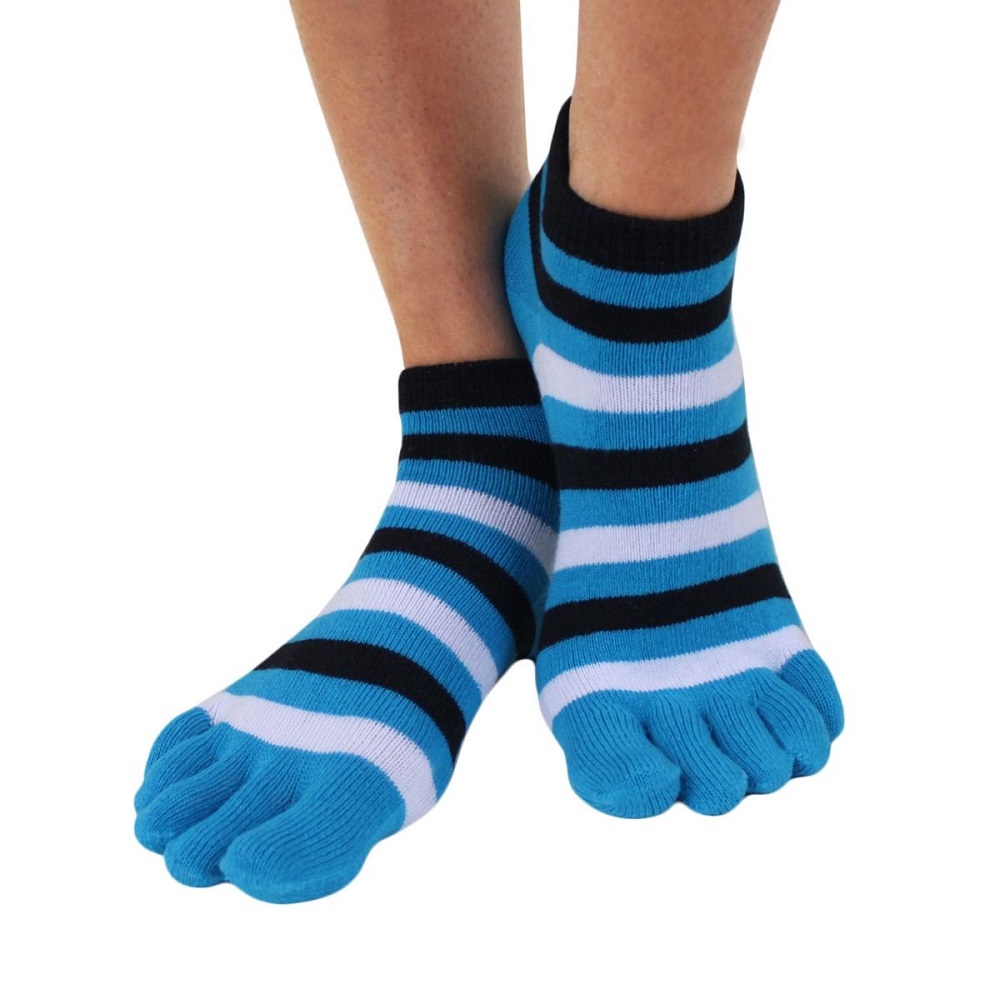 TOETOE Essential Anklet - Ankelhøye Tåsokker, stripete turkis-hvit